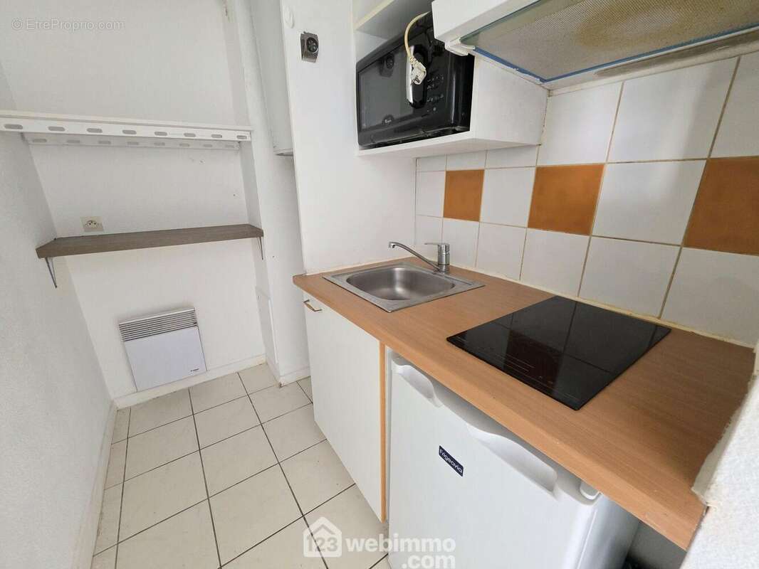 Kitchenette équipée - Appartement à BLANQUEFORT