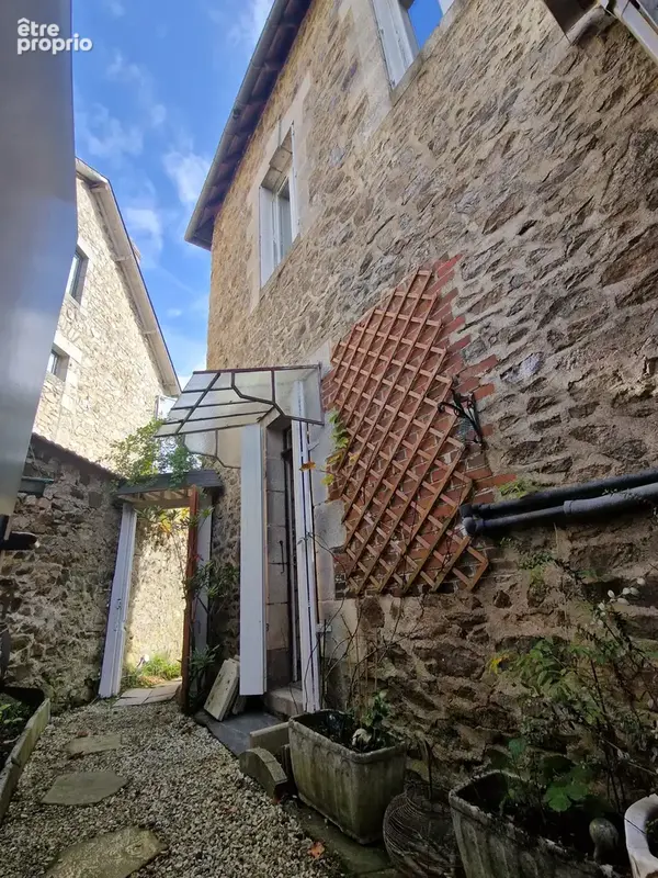 Maison de charme en pierres avec des espaces extérieurs très cosy. - photo 4