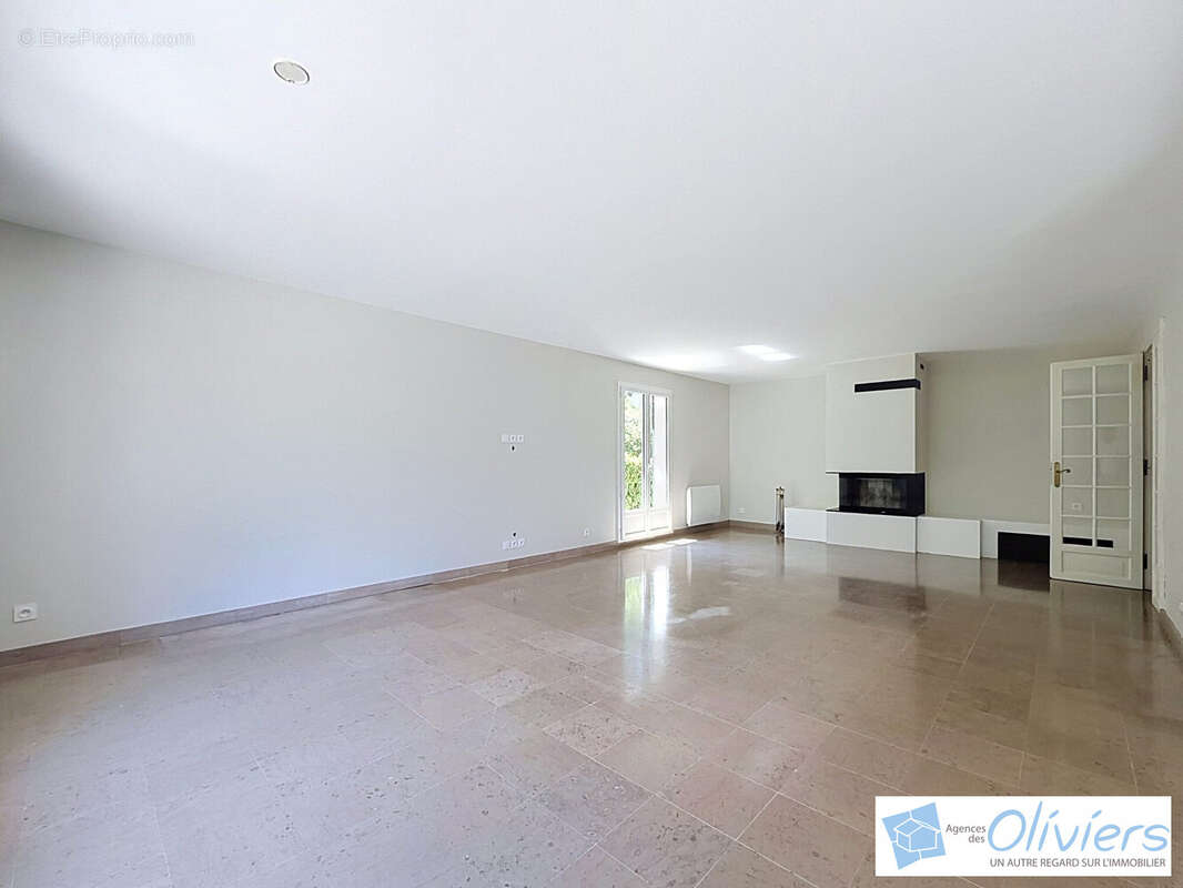 Maison 184 m² à Chevreuse  - photo 5