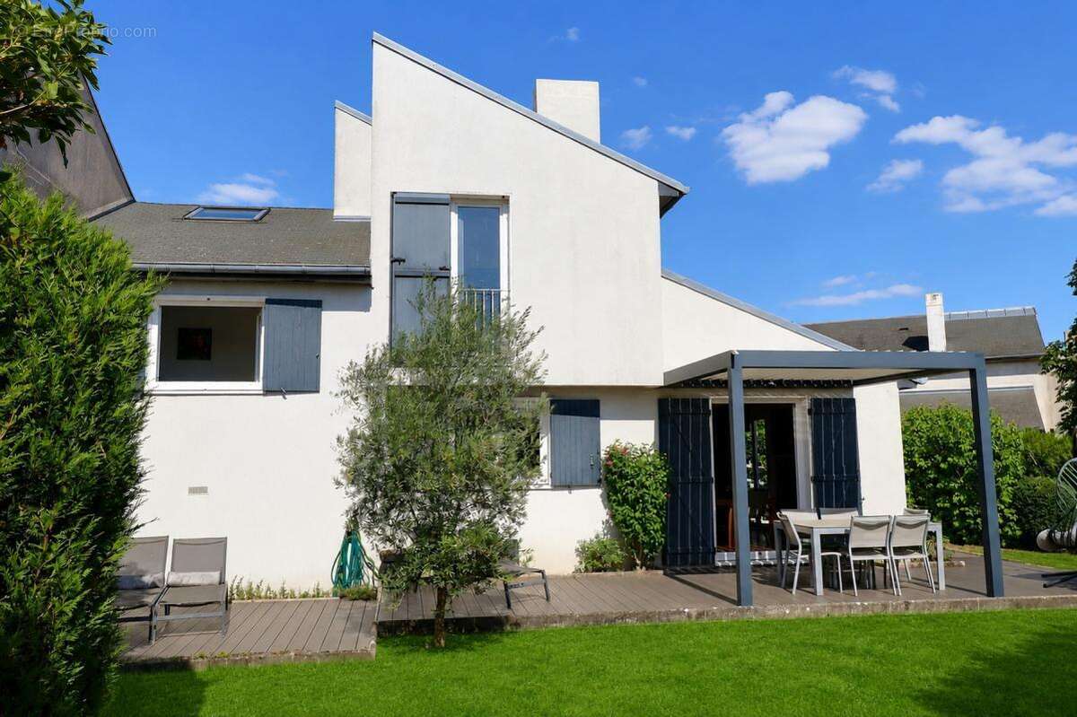 Maison familiale a crespieres avec 4 chambres et sous-sol partiel - photo 11