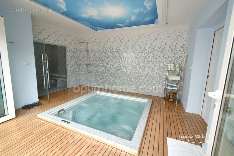 Maison à BLANQUEFORT