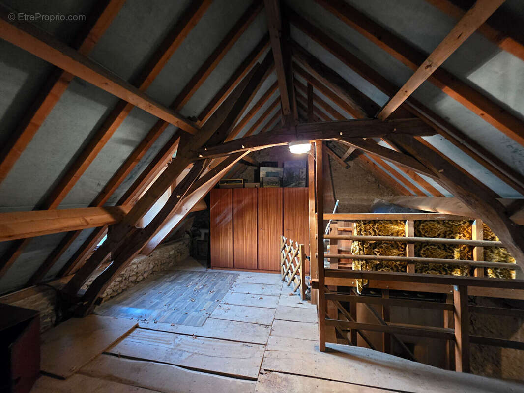 Maison à TOURNON-SAINT-PIERRE