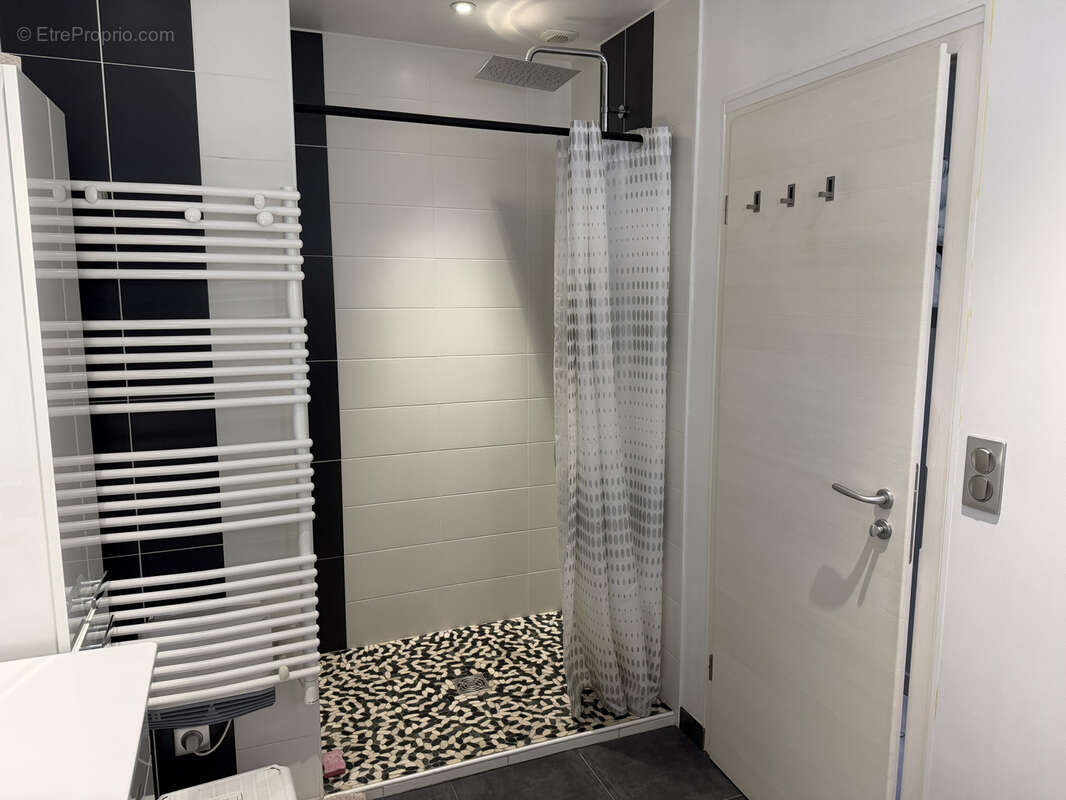 Maison à MONTAIGU-DE-QUERCY