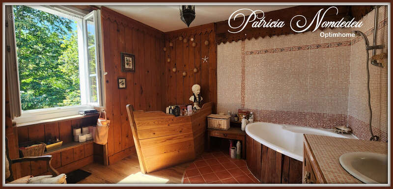 Maison de caractère 1926 – Piscine, spa et grange sur 3 572 m² de parc à LACOMMANDE (64) - photo 7