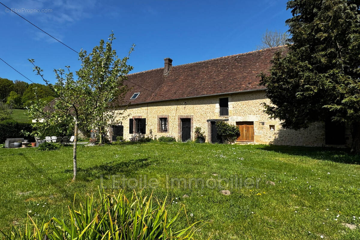 Maison à SAINT-AUBIN-DE-COURTERAIE
