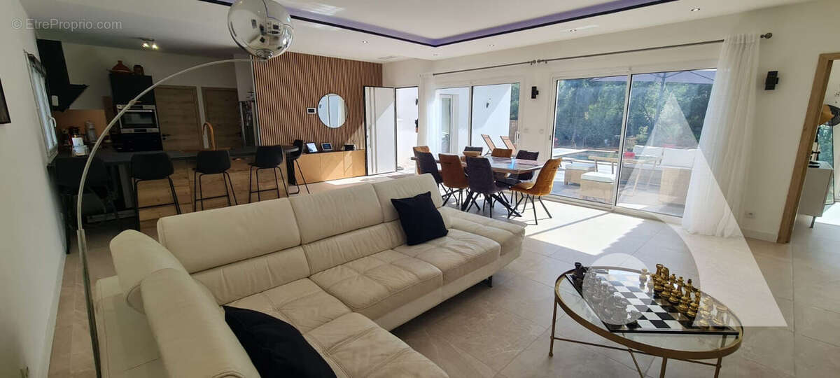 Maison à SILLANS-LA-CASCADE