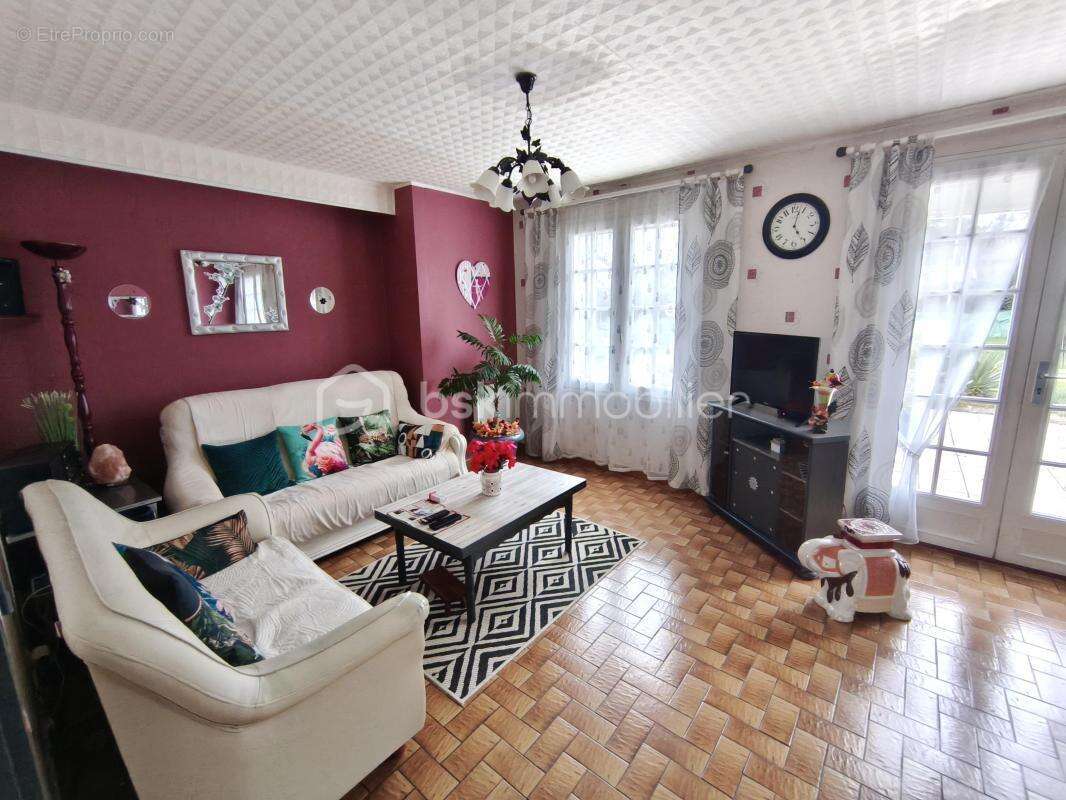 Maison à MONTMORILLON