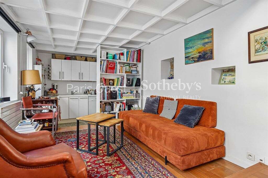 Appartement à NEUILLY-SUR-SEINE