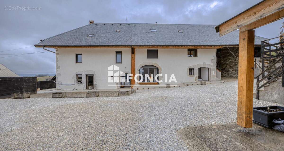 Maison à VAULX