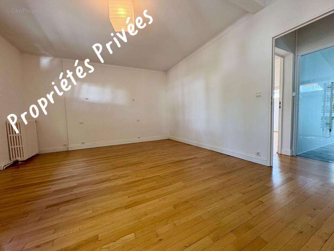 Maison  11 pièce(s) 125483 m2 - photo 12