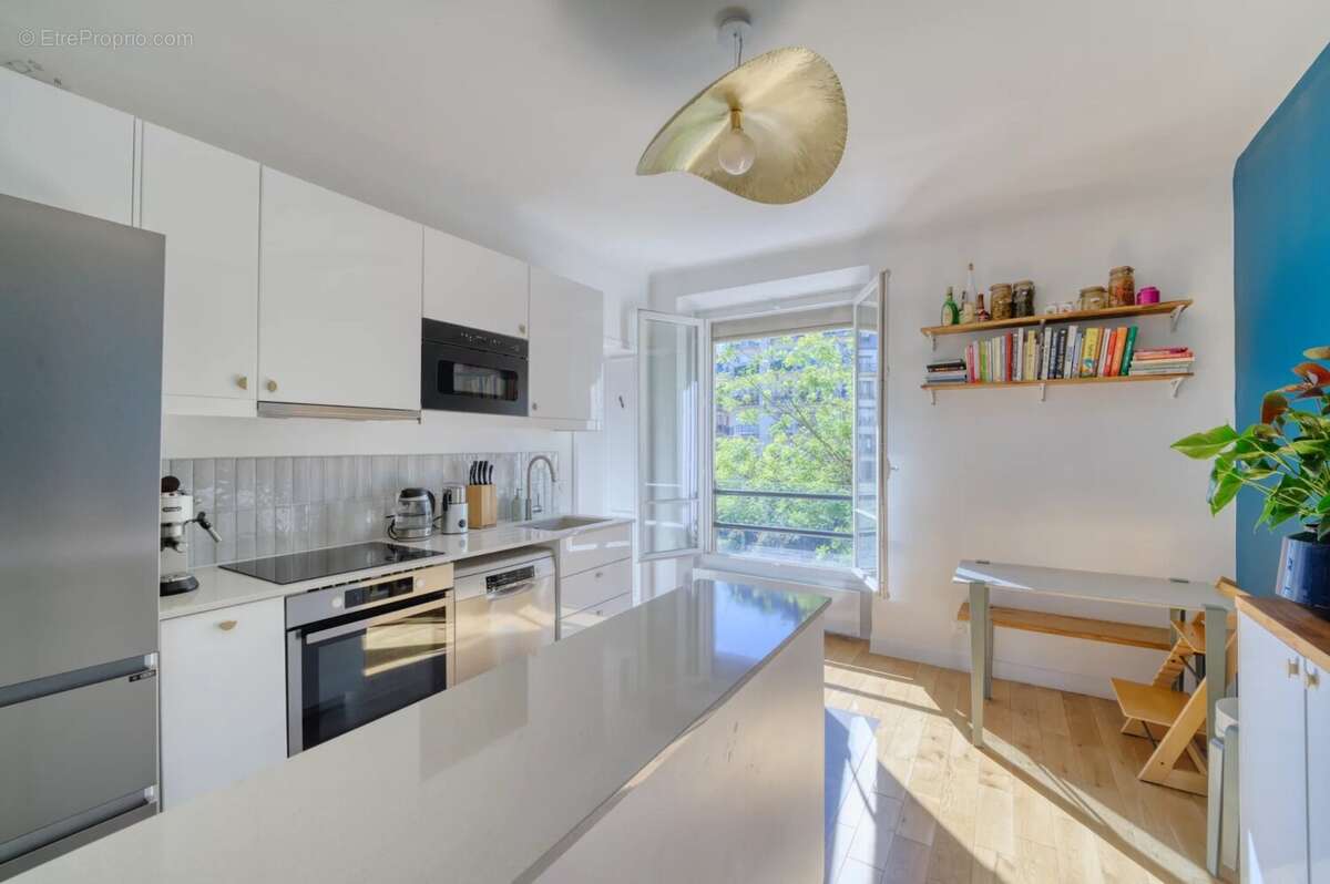 Appartement à PARIS-17E