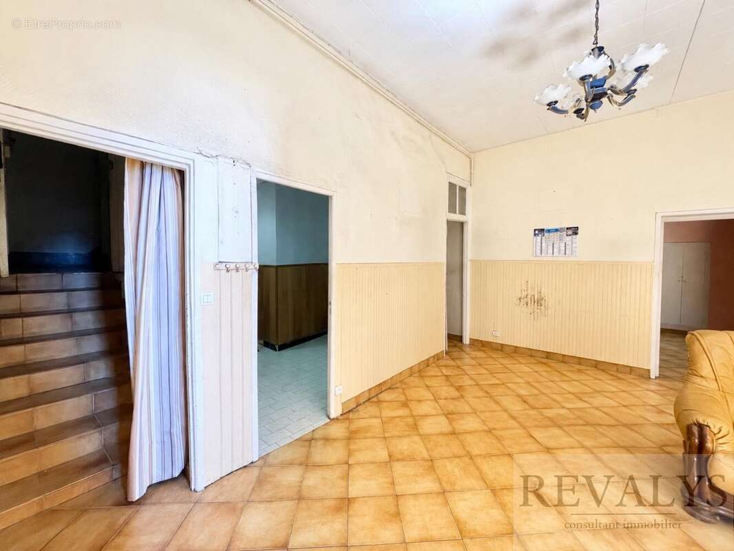 Alpes maritimes (06) - vieux nice cours saleya - appartement 3 pieces a renover a deux pas de la promenade - photo 4