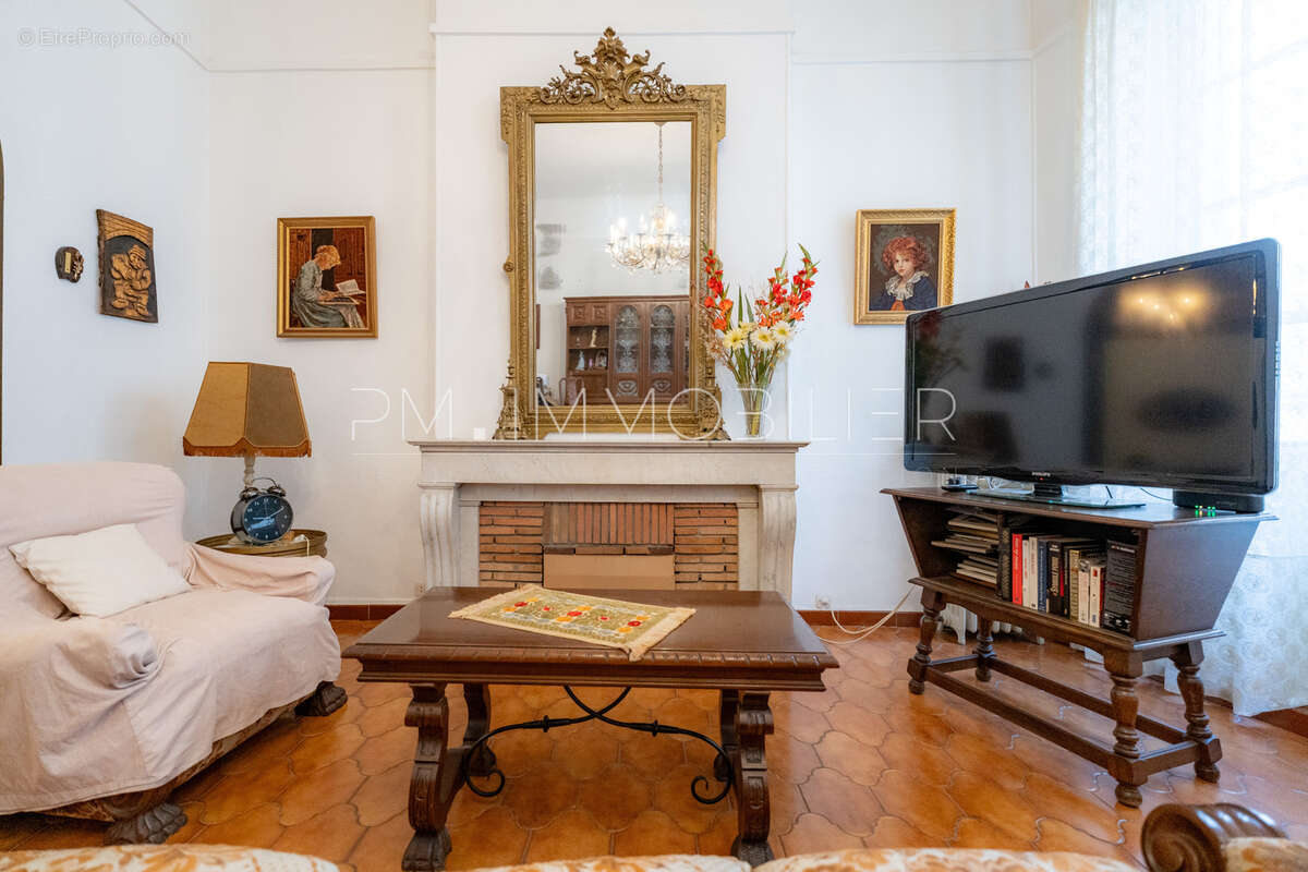 Appartement à MARSEILLE-1E