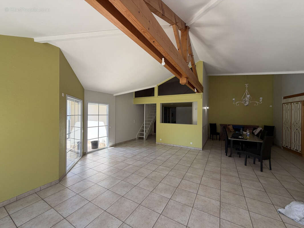 SALON  - Maison à SAINT-HERBLAIN