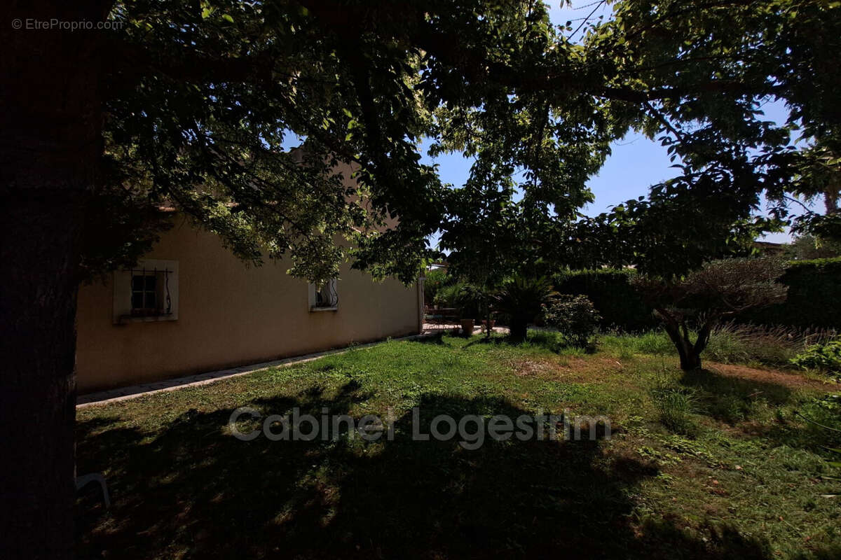 Maison 112 m² à Milhaud  - photo 2