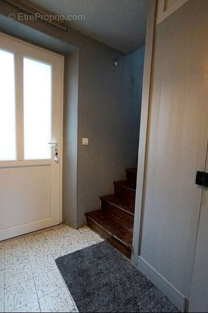 Maison à JUZIERS