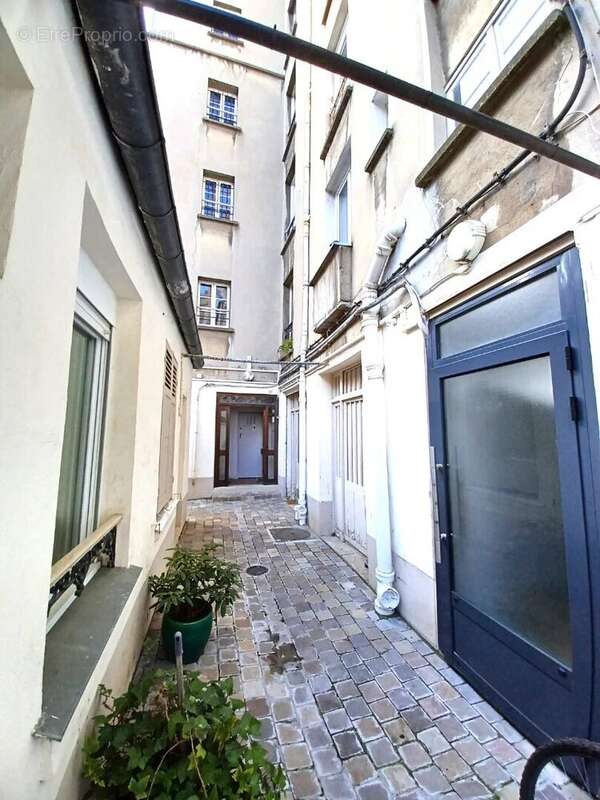 Appartement à PARIS-14E