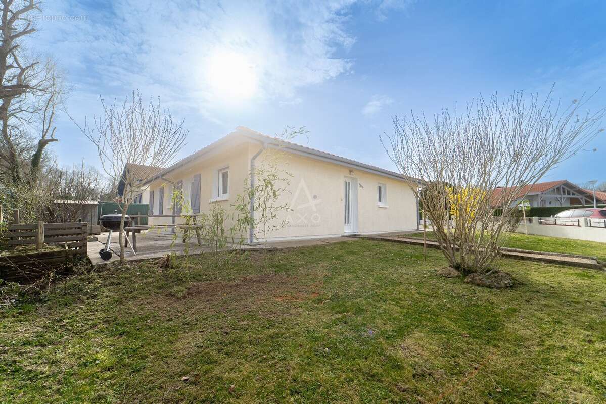 Maison à SAINT-PIERRE-DU-MONT