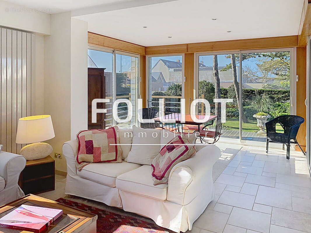 Maison à AGON-COUTAINVILLE