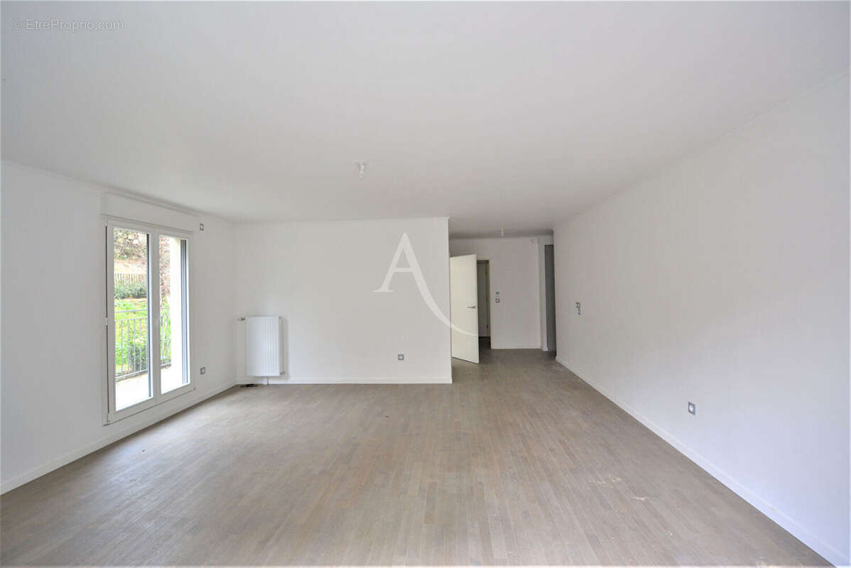 Appartement  4 pièces - Terrasse 28 m²  - Métro Léo Lagrange - photo 3
