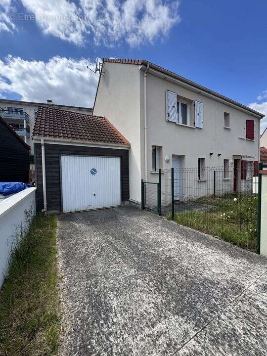 Maison à ETAMPES