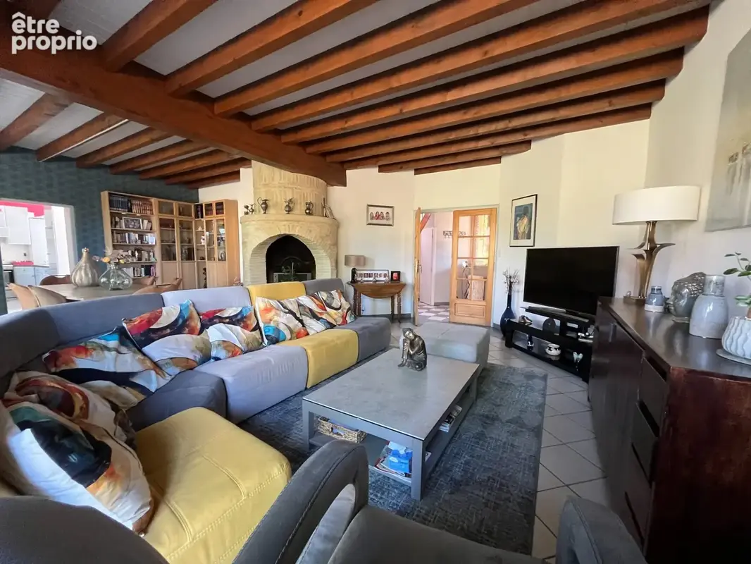 Maison à vendre 10 pièces au coeur de CUISERY (71), avec piscine - photo 5