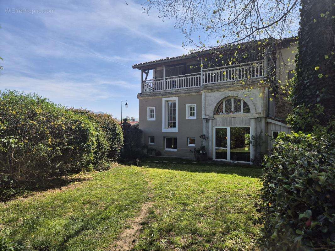 Maison à LOUBIERES