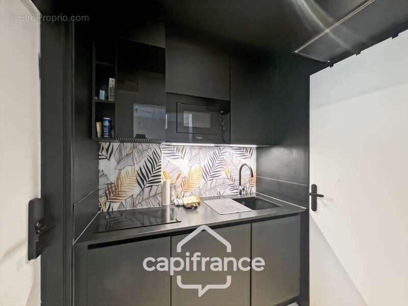 Commerce à LA LONDE-LES-MAURES