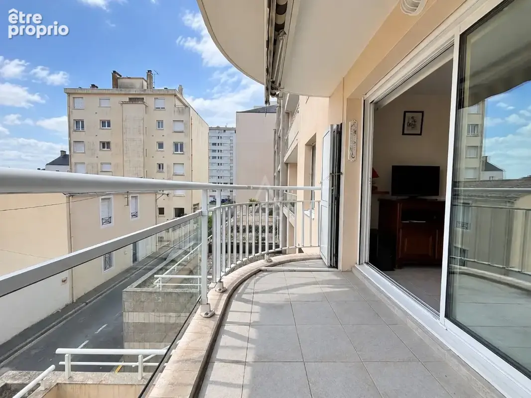 Les sables-d'olonne  t2 avec balcon, parking et ascenseur - photo 2