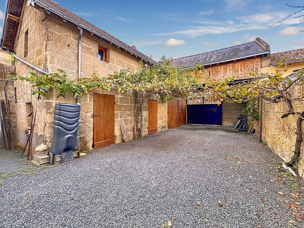 Maison à DOUE-LA-FONTAINE