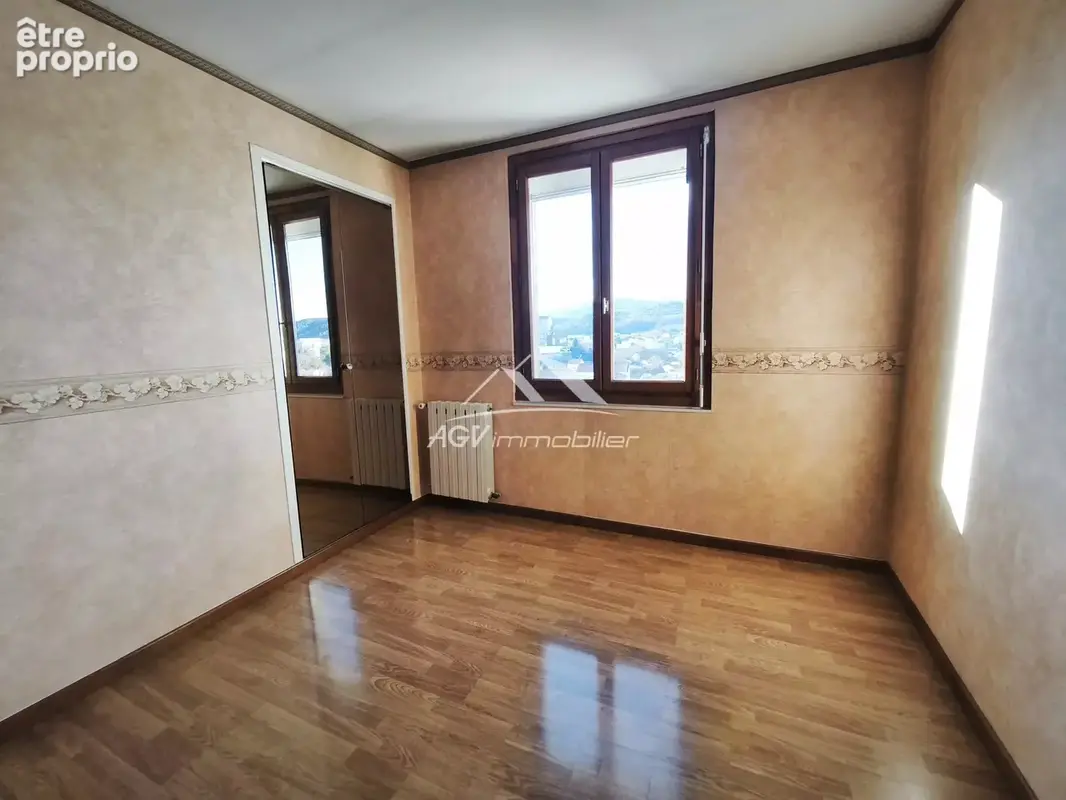 Alès Clavières, appartement T4 en résidence, loggia fermée, balcon, garage, cave, parking - photo 6