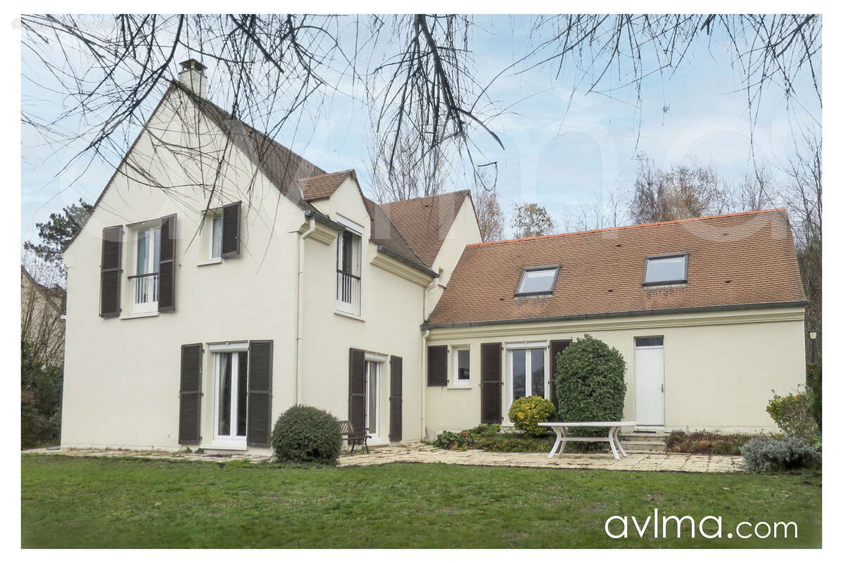 Maison à SAINT-NOM-LA-BRETECHE