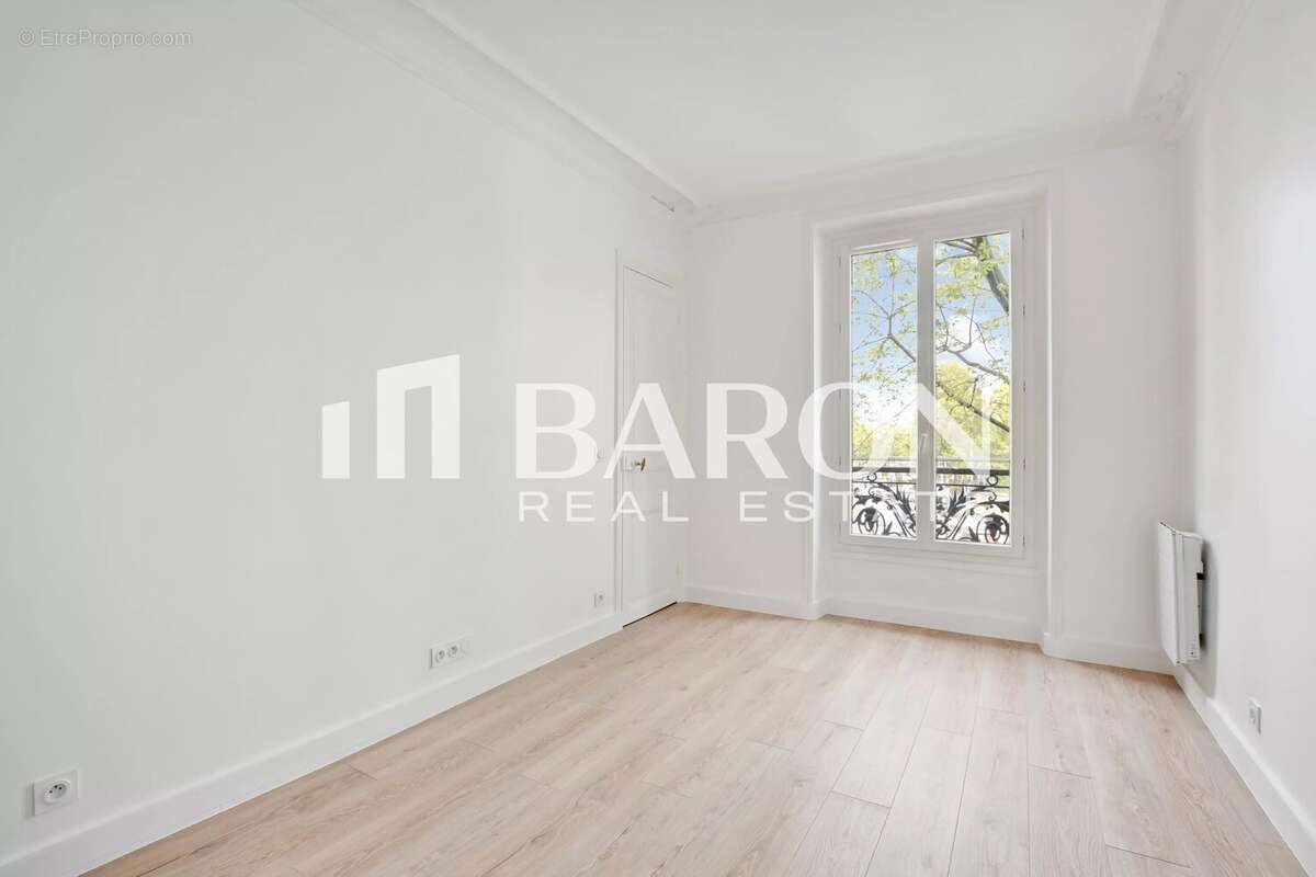 Appartement à PARIS-18E
