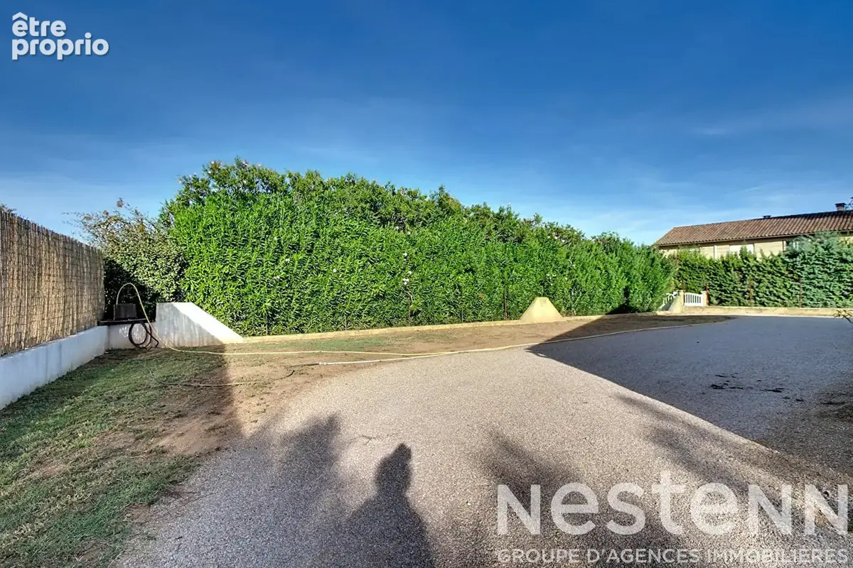 A VENDRE - Maison 70 m² , 2 chambres, piscine , garage , grand terrain idéal camping  car . - photo 15