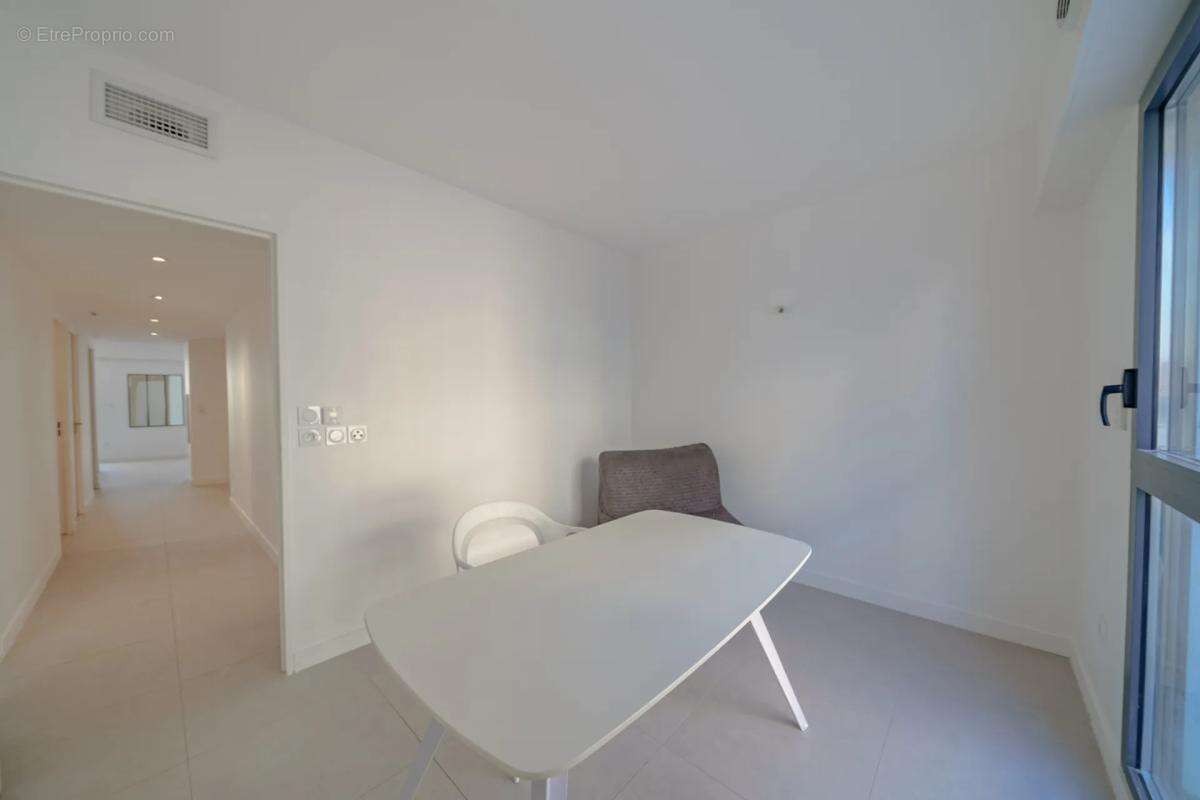 Appartement à MARSEILLE-8E