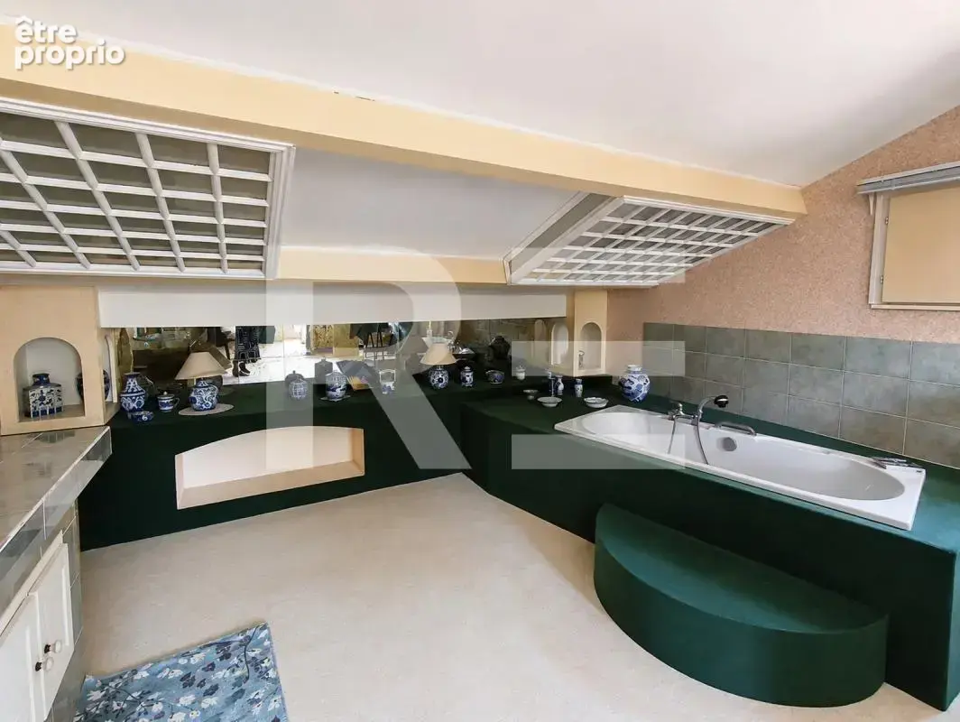 Maison familiale de 125m2 avec piscine sur parcelle arboree - photo 10