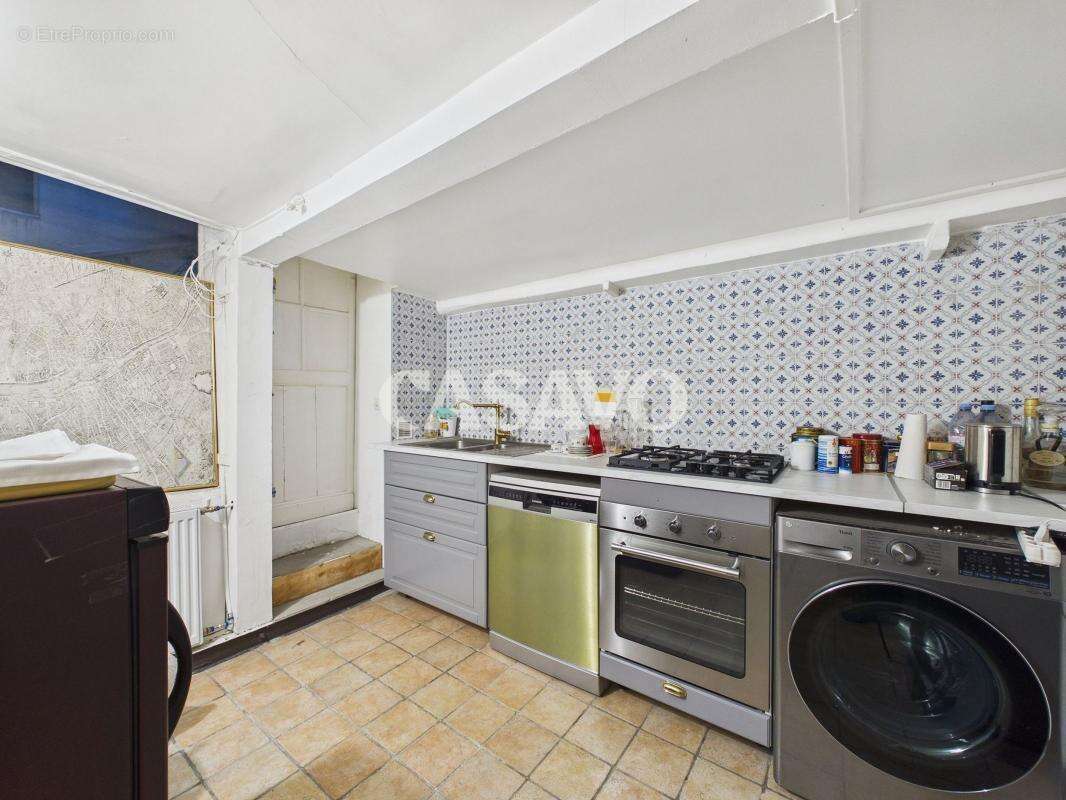 Appartement à PARIS-1E