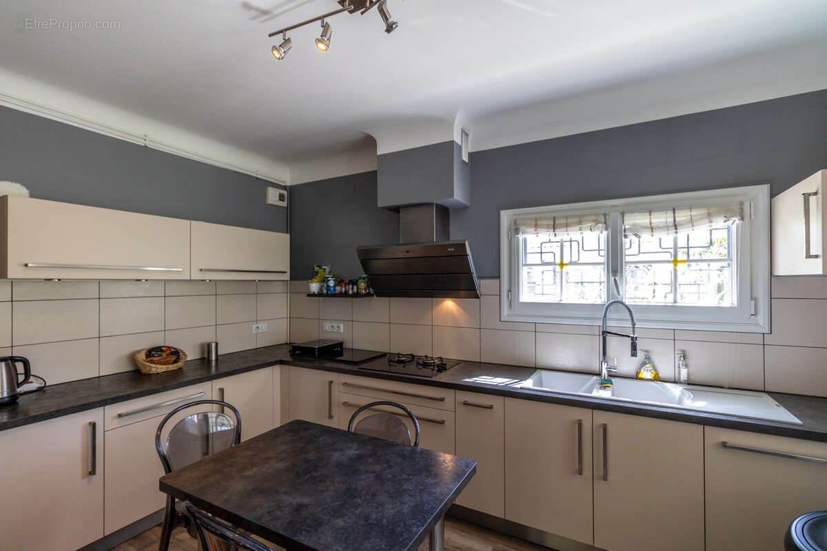 Maison à FONTCOUVERTE