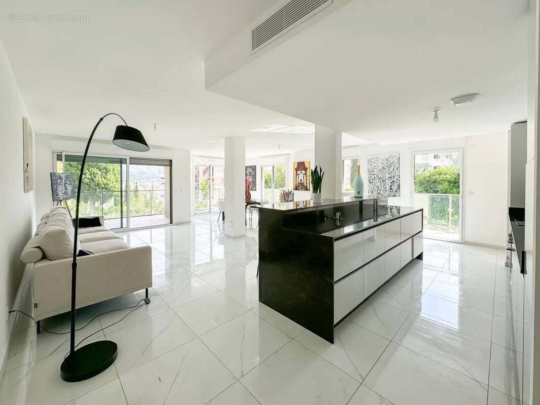 Appartement à ROQUEBRUNE-CAP-MARTIN