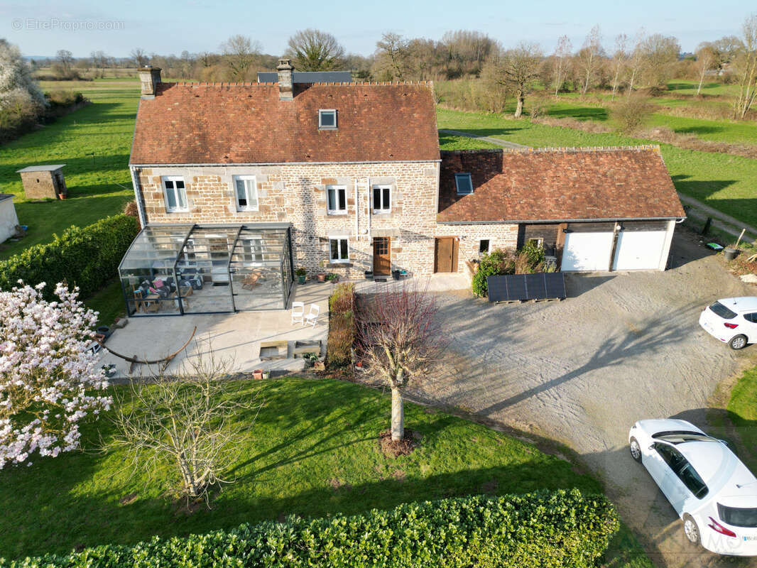 Maison à ATHIS-DE-L'ORNE