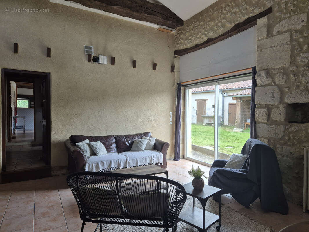 Maison à MONTAGRIER