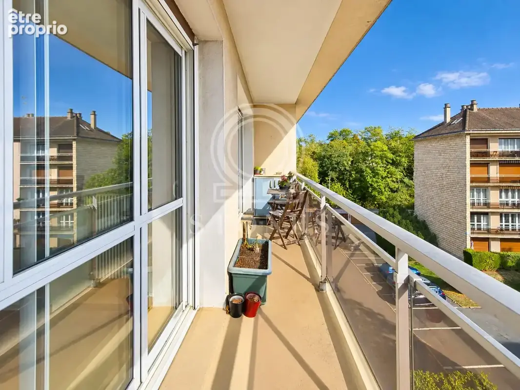 Appartement 4 pièces 77 m² à vendre à La Celle-Saint-Cloud (78170) - photo 2
