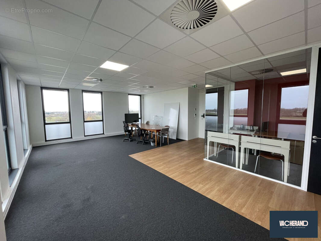 Commerce 327 m² à Lesquin  - photo 3