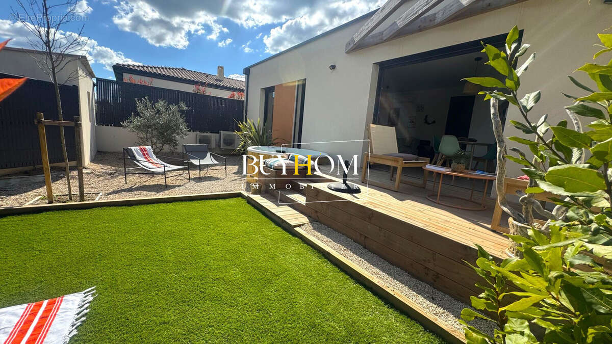 Maison à L'ISLE-SUR-LA-SORGUE