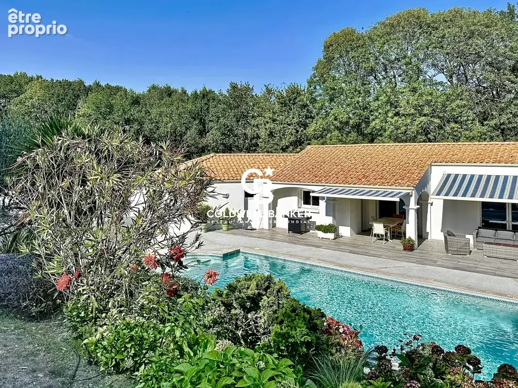 Maison de prestige à vendre à Talmont-Saint-Hilaire : Piscine, calme et nature - photo 12