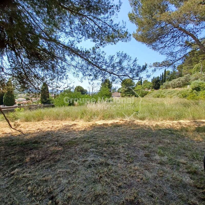 Terrain à CORBIERES