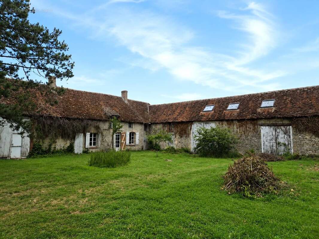 Maison à BEAUNE-LA-ROLANDE