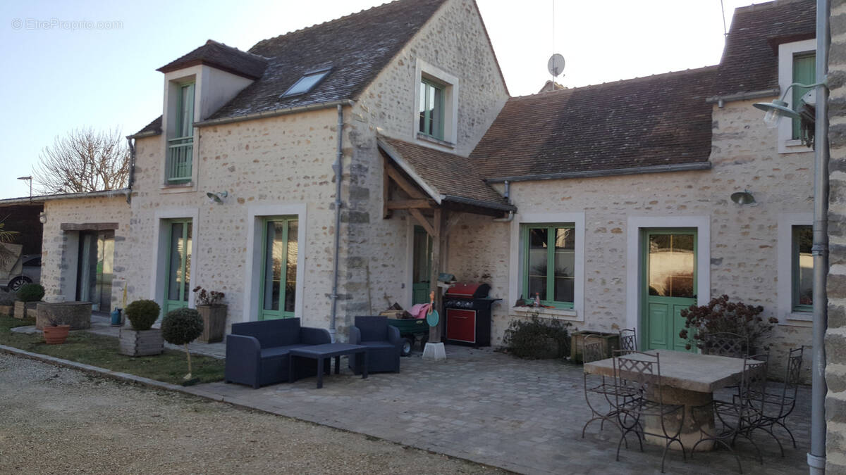 Maison à AMPONVILLE