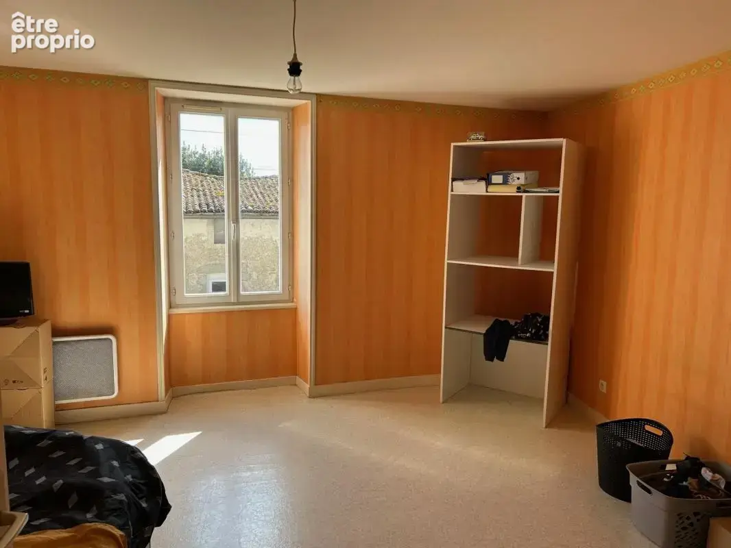 Joli logement 80 m² sur 3 niveaux, 2 chambres, garage et remise non attenants - locataire en place - photo 7