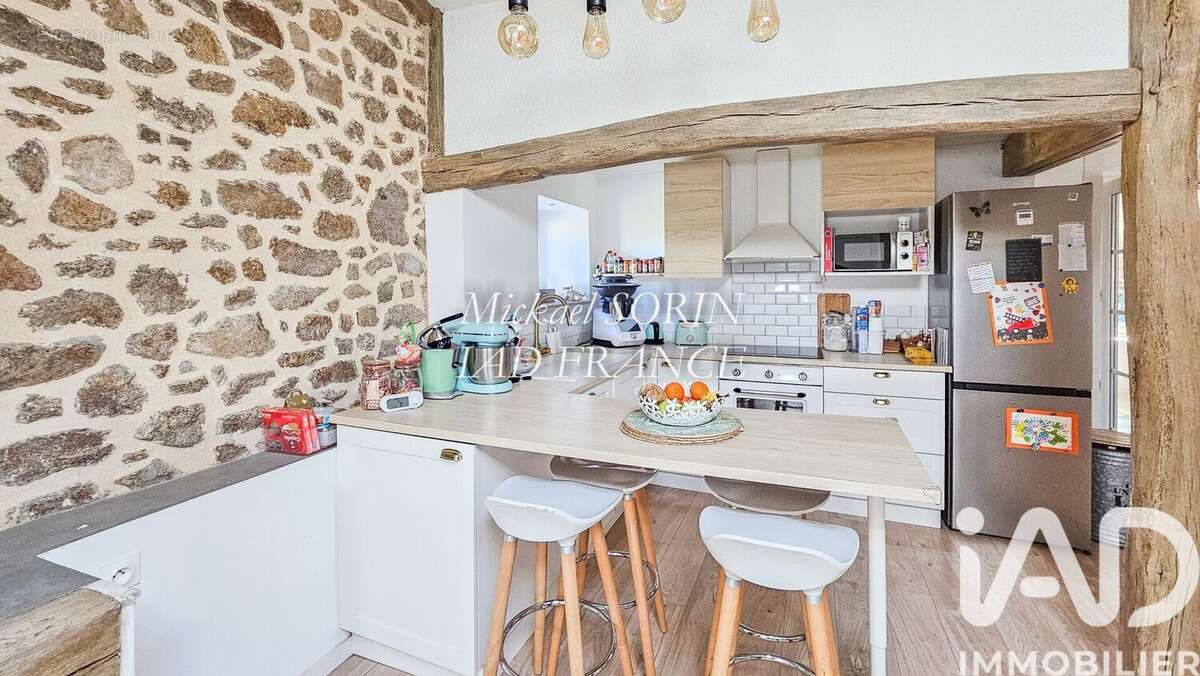 Photo 5 - Maison à LA CHAIZE-LE-VICOMTE